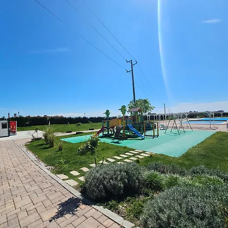 Apartament трехкомнатный с видом на море