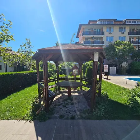 трехкомнатный с видом на море * Aheloi