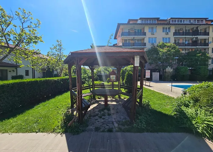 трехкомнатный с видом на море * Aheloi