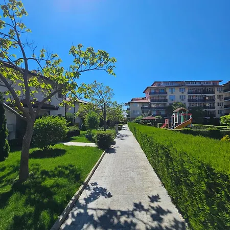 трехкомнатный с видом на море Apartamento *