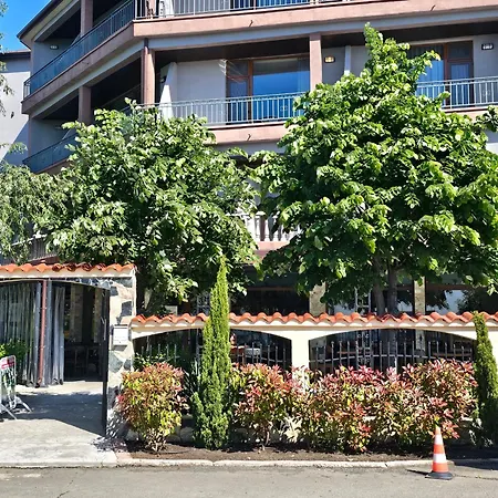 трехкомнатный с видом на море Aheloy