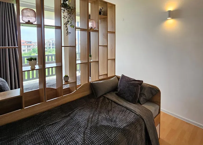 трехкомнатный с видом на море Apartment *