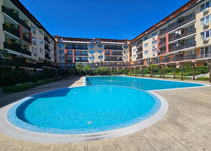 трехкомнатный с видом на море * Aheloy