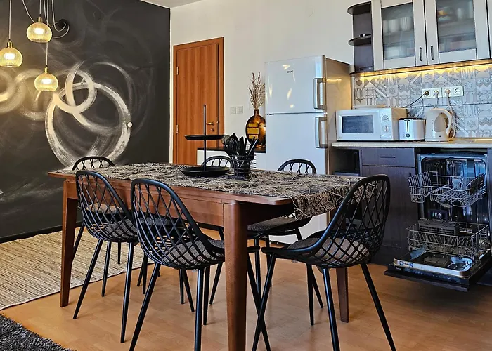 трехкомнатный с видом на море Apartment *