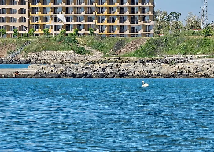 трехкомнатный с видом на море Aheloy