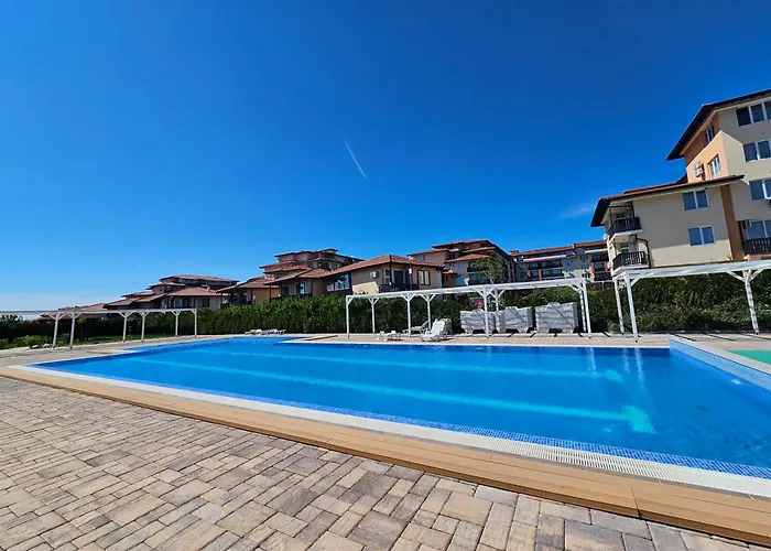 трехкомнатный с видом на море